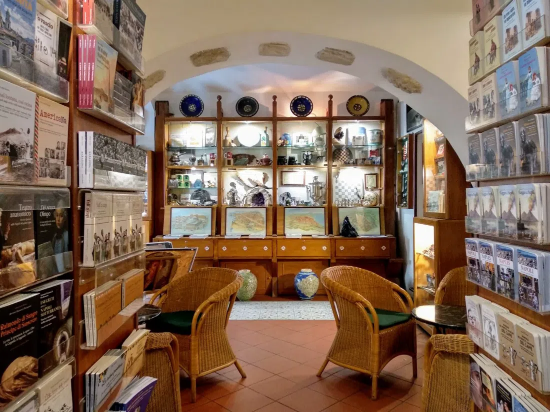 Caffè Letterario Intra Moenia, Napels