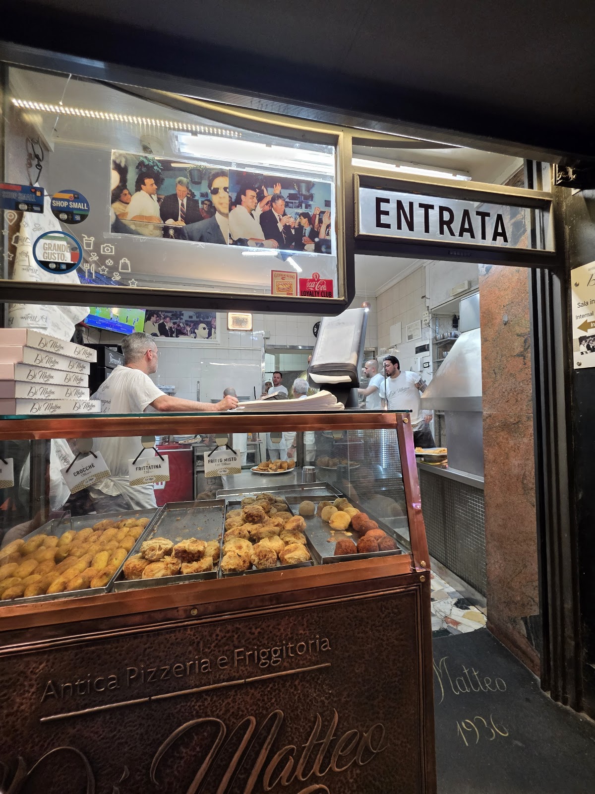 Pizzeria Di Matteo, Naples